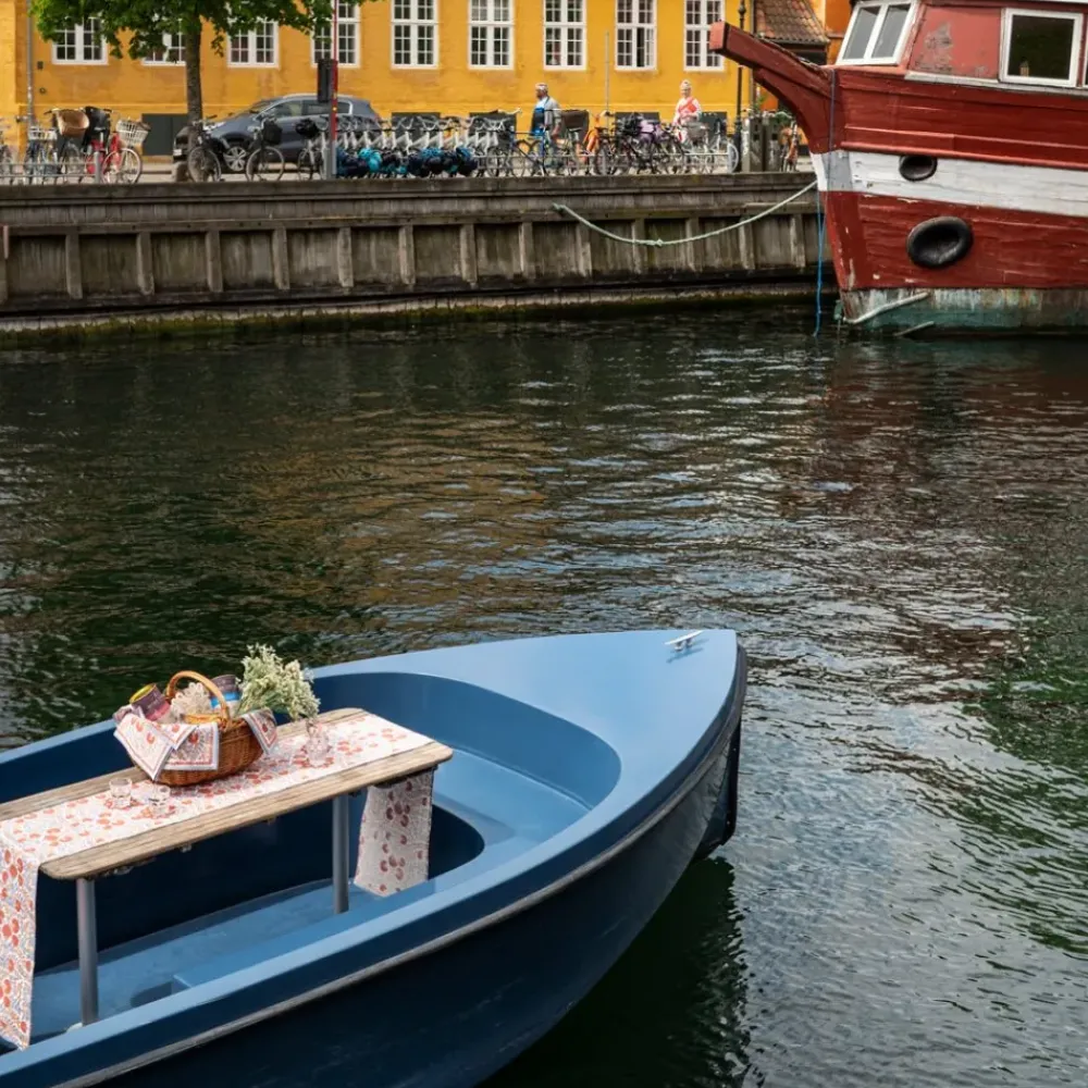 Pomegranate Inc Cactus Flower Ivory Table Runner Discount