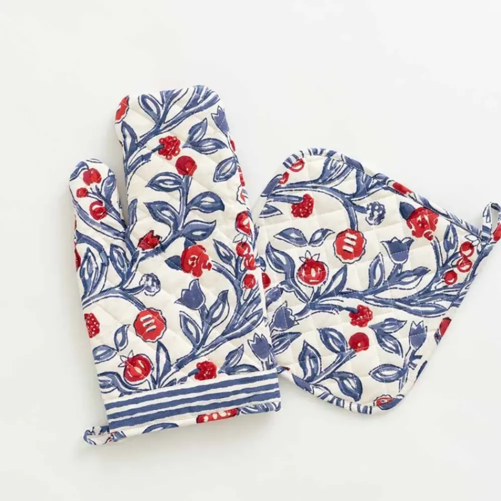 Pomegranate Inc Emma Red & Blue Oven Mitt Set Hot