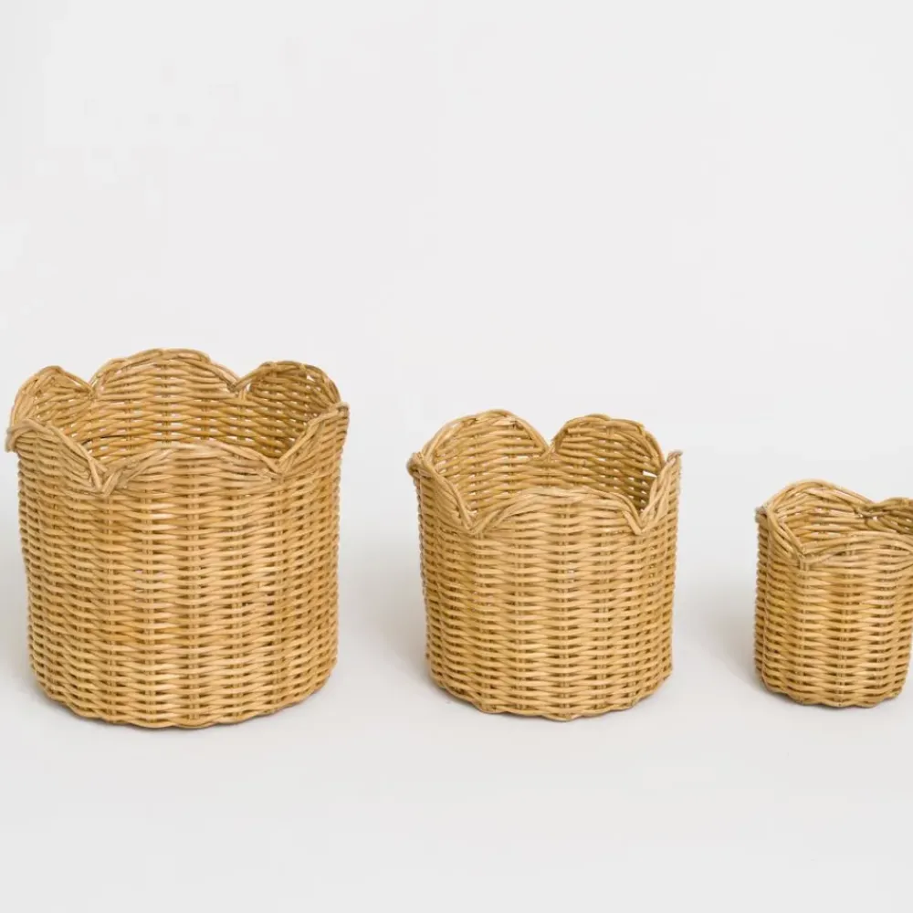 Pomegranate Inc Natural Wicker Scalloped Container New