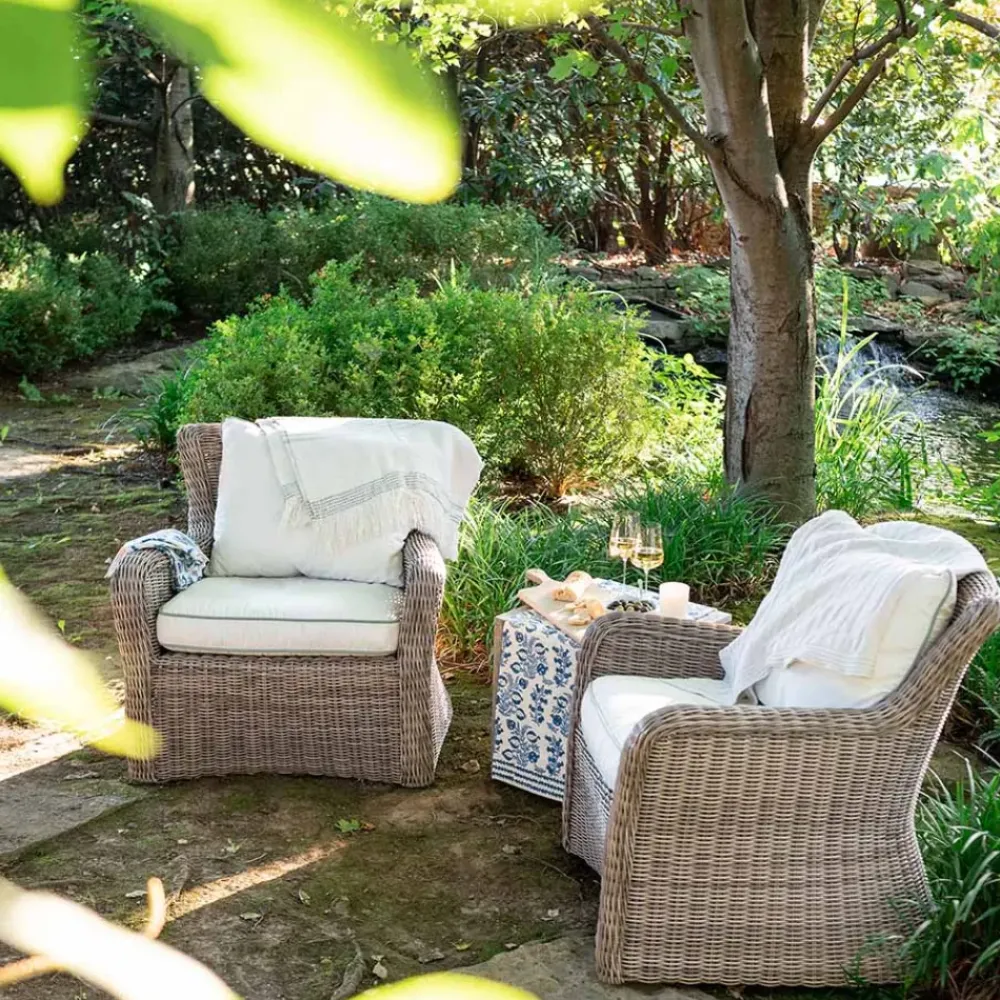 Pomegranate Inc Pom Bells Wedgewood Table Runner Hot
