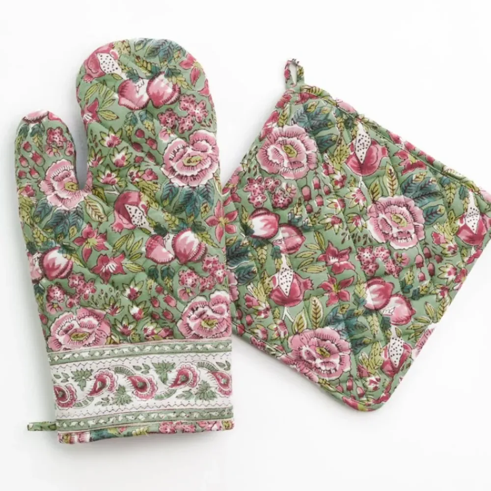 Pomegranate Inc Pomegranate Garden Wine & Rose Oven Mitt Set Hot